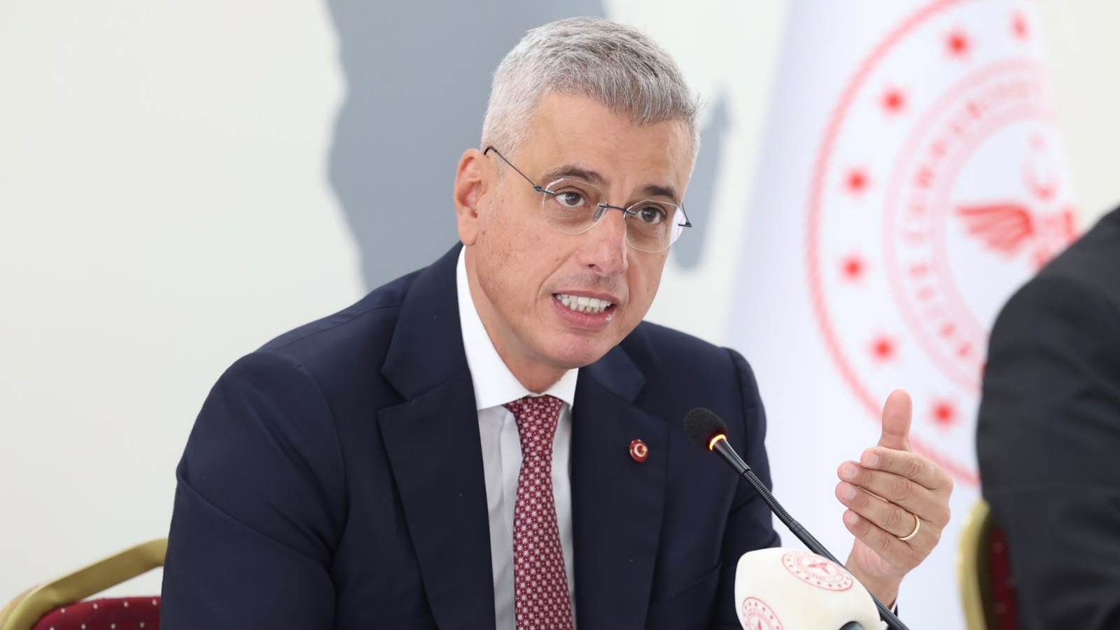 Sağlık Bakanı Kemal Memişoğlu, SMA hastalarına yönelik bir çalışma yaptıklarını