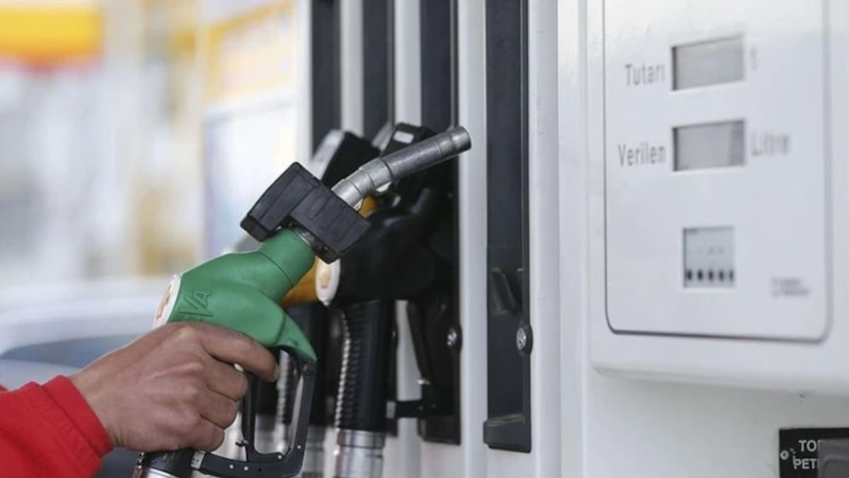 Petrol fiyatlarındaki dalgalanmayla birlikte motorine dün gece yapılan 2,92 TL'lik