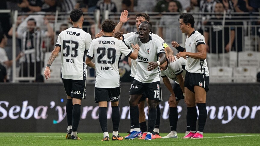 Beşiktaş Trendyol Süper Lig'in ilk haftasında sahasında Eyüpspor ile nefes