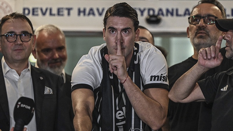 Beşiktaş'ın yeni transferi Dusan Vlahovic, İstanbul'a gelir gelmez Türkçe mesaj