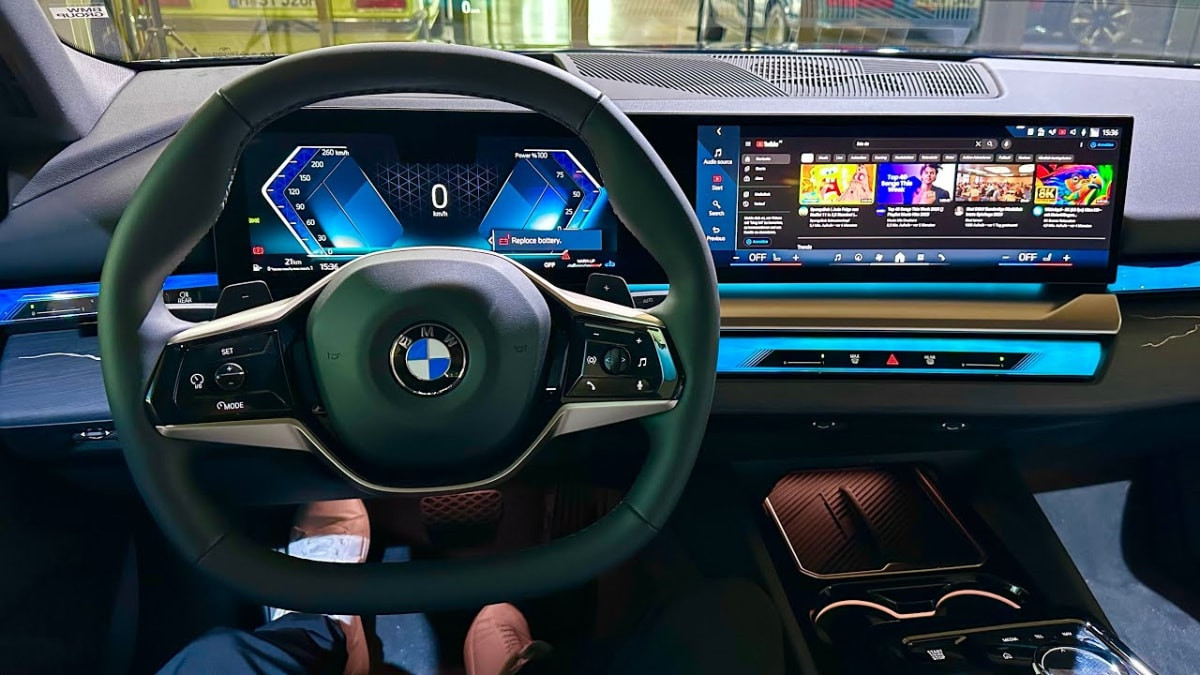 BMW, genç sürücülerin sesli ve dokunmatik sistem talepleri doğrultusunda yeni