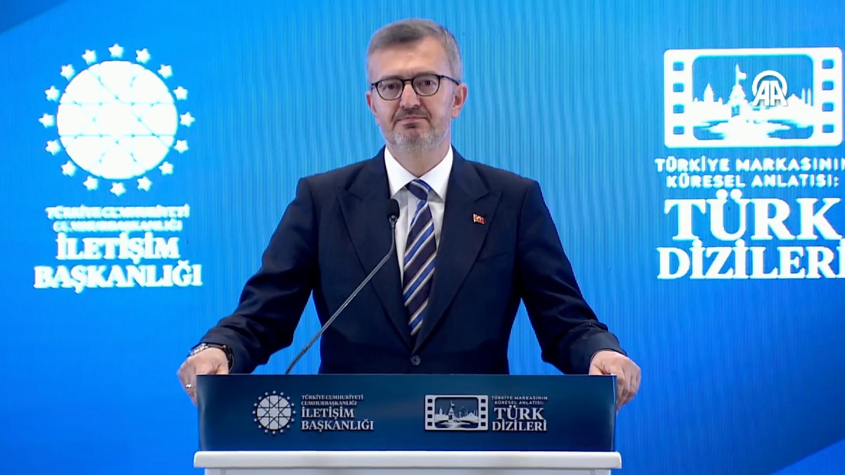 Türk sinemasında uzun yıllar dindar tiplemelerin çeşitli olumsuz karakteristik özellikleriyle