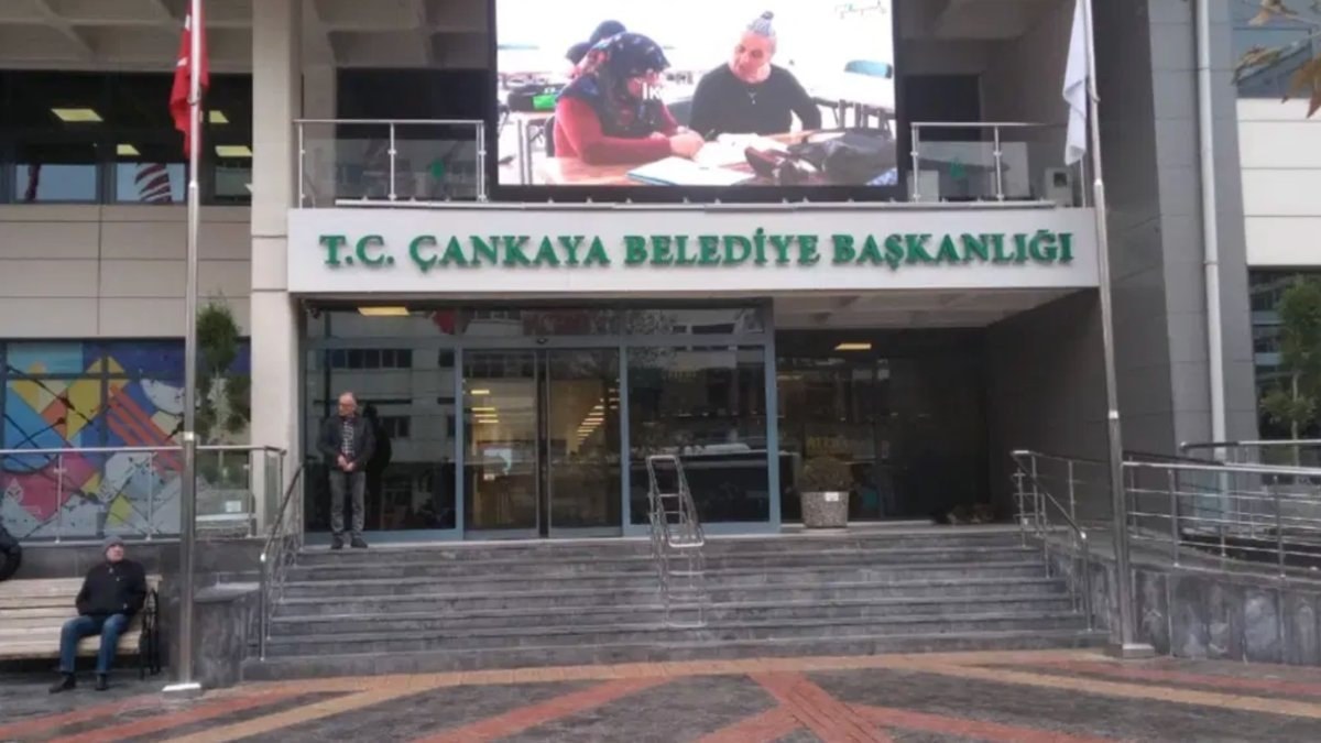 Çankaya Belediye Başkan Vekili Haldun Güler ve 33 meclis üyesi