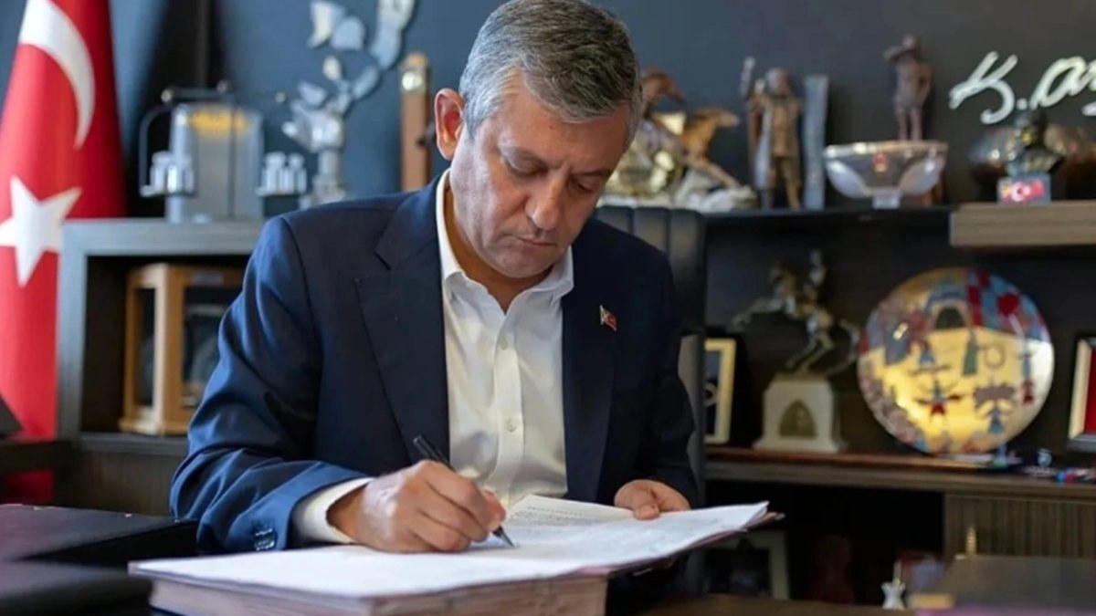 CHP’li 230’a yakın belediye başkanının Yeni Parti’ye geçme talebini parti