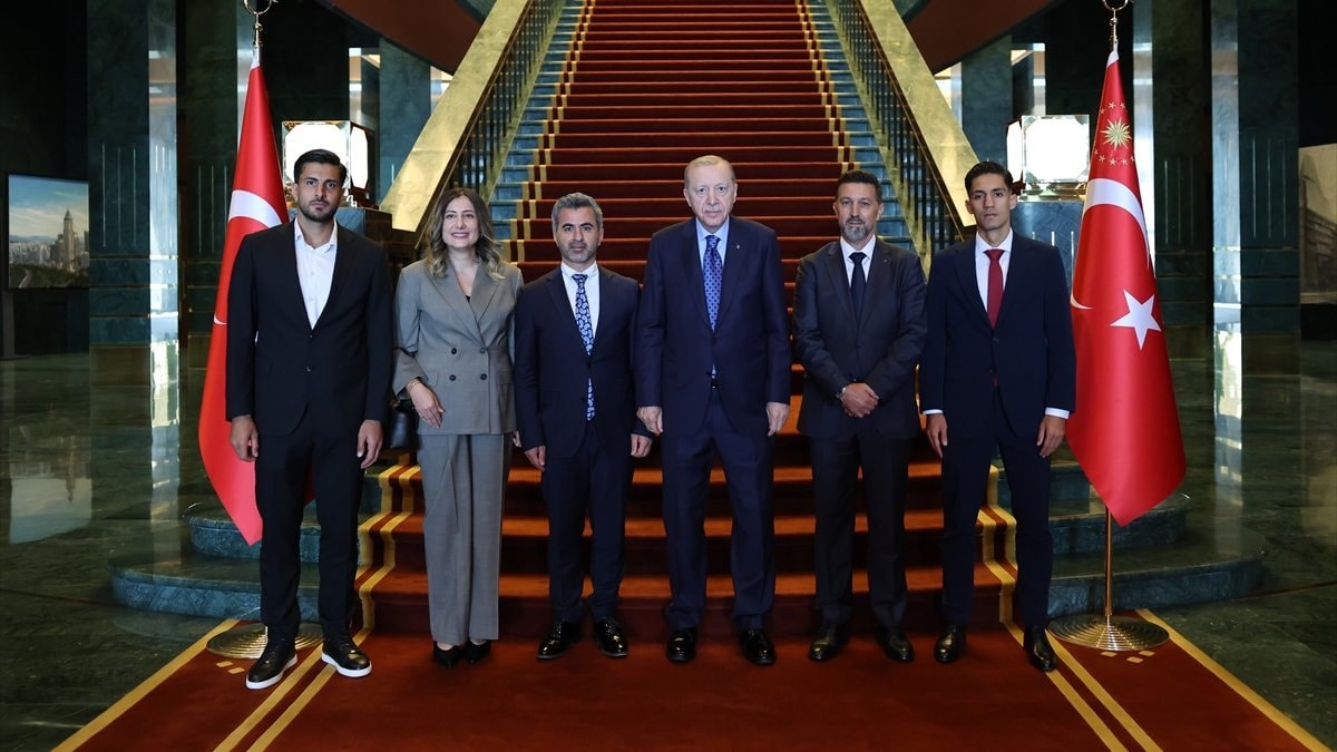 Cumhurbaşkanı Recep Tayyip Erdoğan, Trendyol Süper Lig'e çıkan takımları Cumhurbaşkanlığı