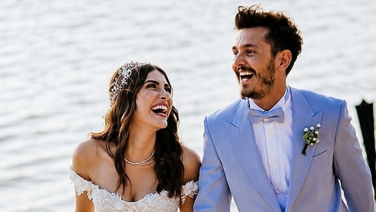 Müzisyen Barış Yurtçu, oyuncu eşi Deniz Baysal ile olan 7