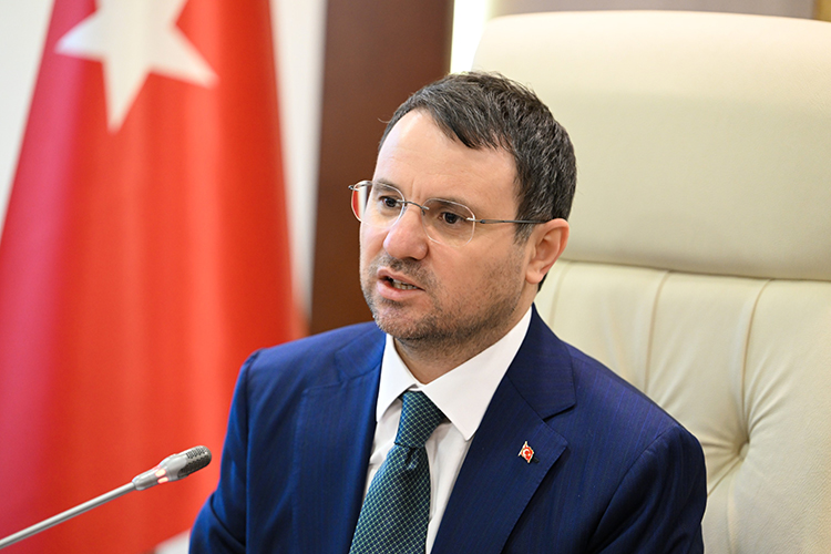 Adalet Bakanı Akın Gürlek, 4 suç örgütünden 818 şüphelinin banka