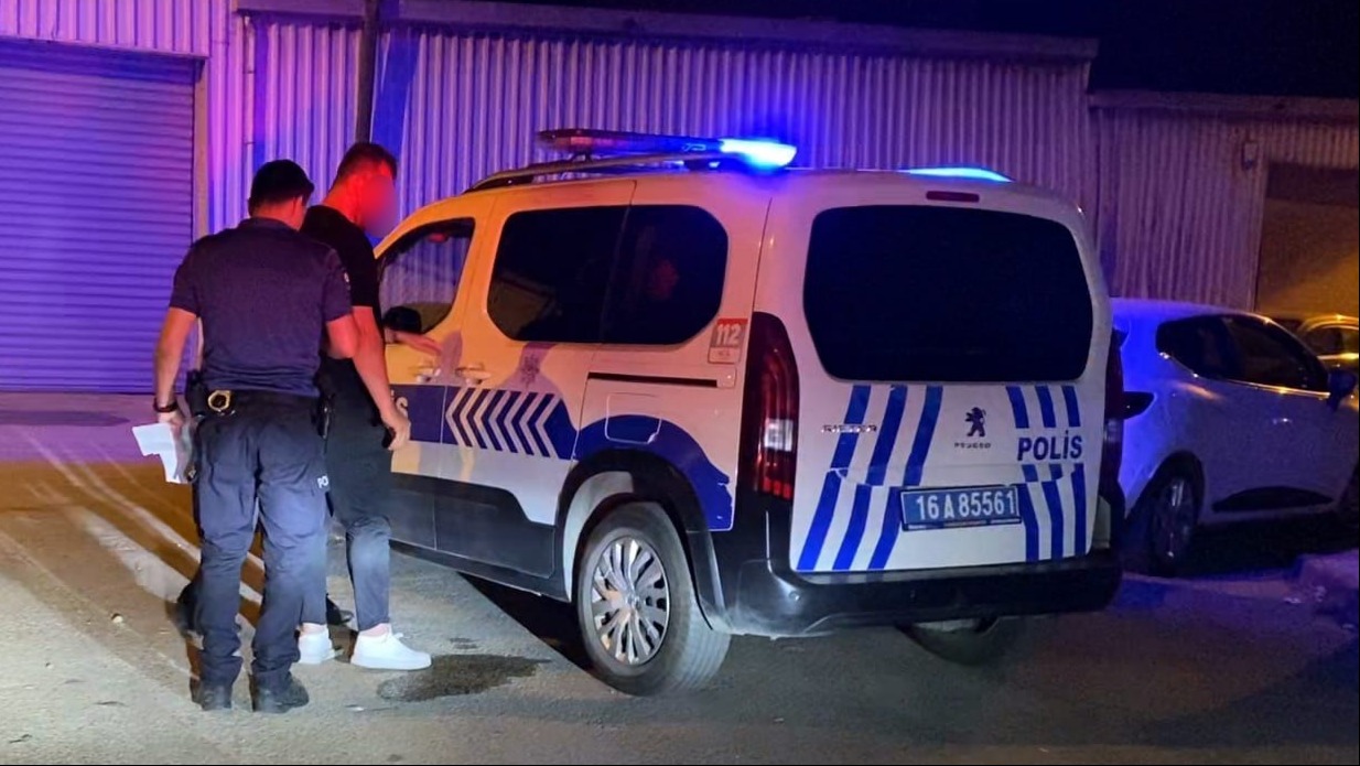 İnegöl'de polisin "dur" ihtarına uymayıp kaçan motosiklet sürücüsüne toplam 450