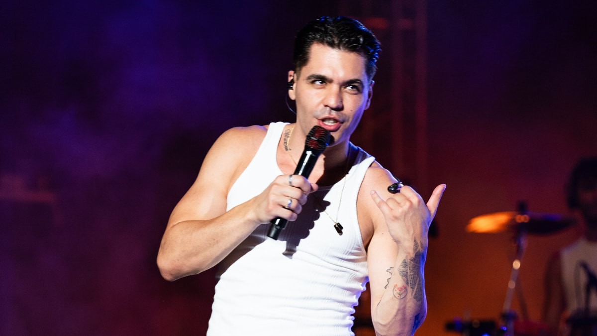Dün İstanbul'da konser veren Emir Can İğrek, annesinin açıklamasıyla gündem