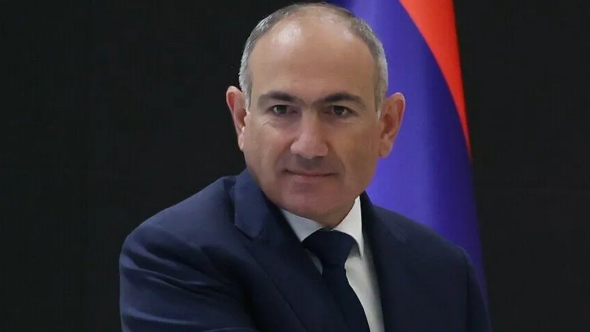 Ermenistan Başbakanı Nikol Paşinyan'ın yeni seçilen meclisin ilk birleşimi günü