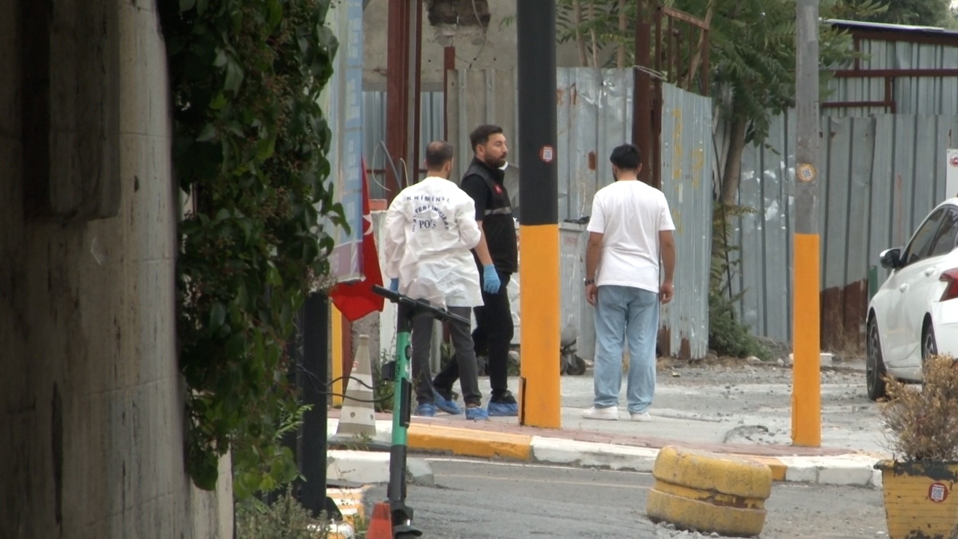 Fatih’te polis memuruna bıçakla saldıran ve kaçmaya çalışan şüpheli, ekiplerin