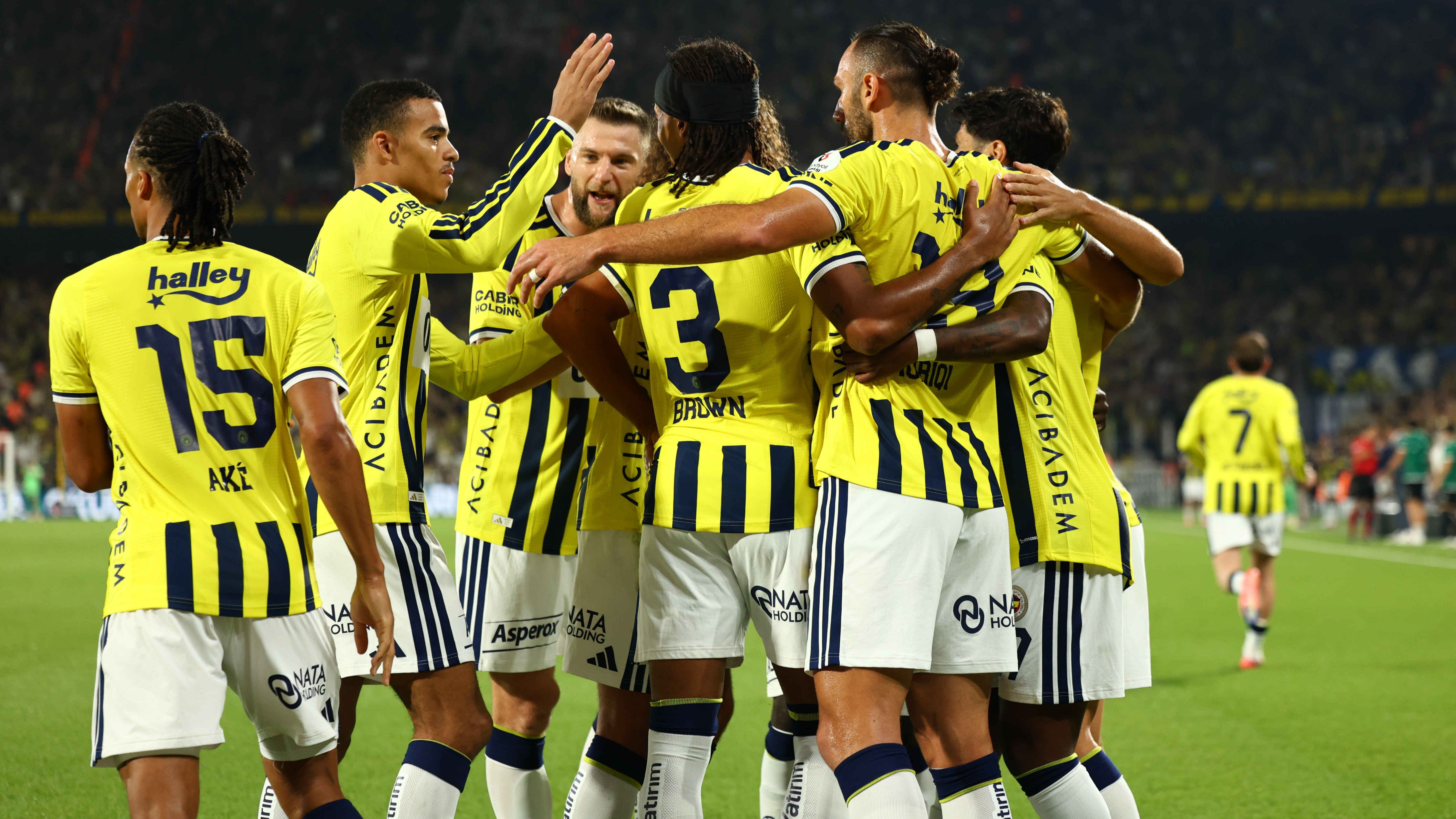 Fenerbahçe, Süper Lig'in 2. haftasında ağırladığı Konyaspor'u mağlup etti ve