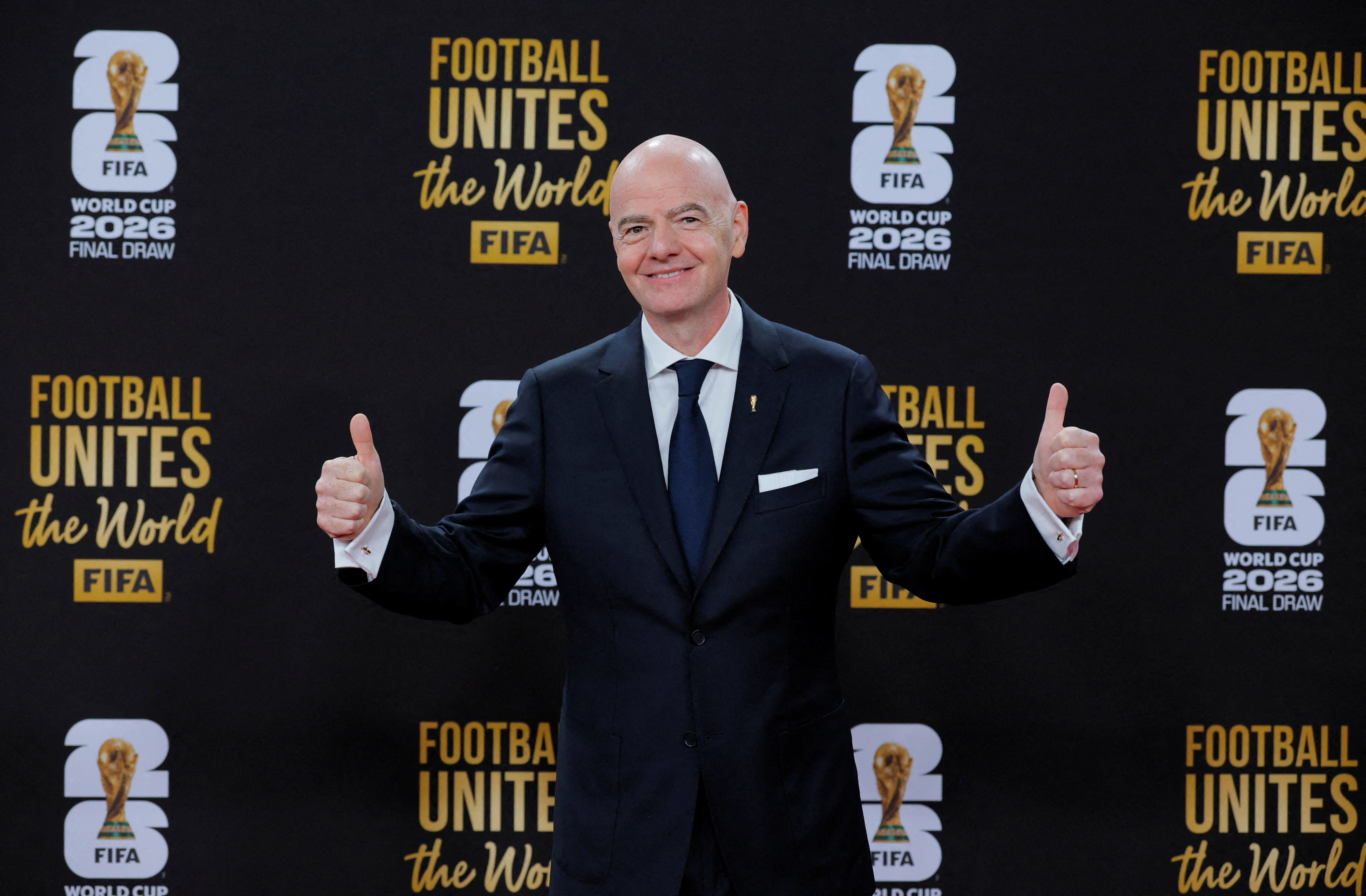 UEFA'nın boykot resti ve istifaların ardından FIFA, futbol dünyasında isyan