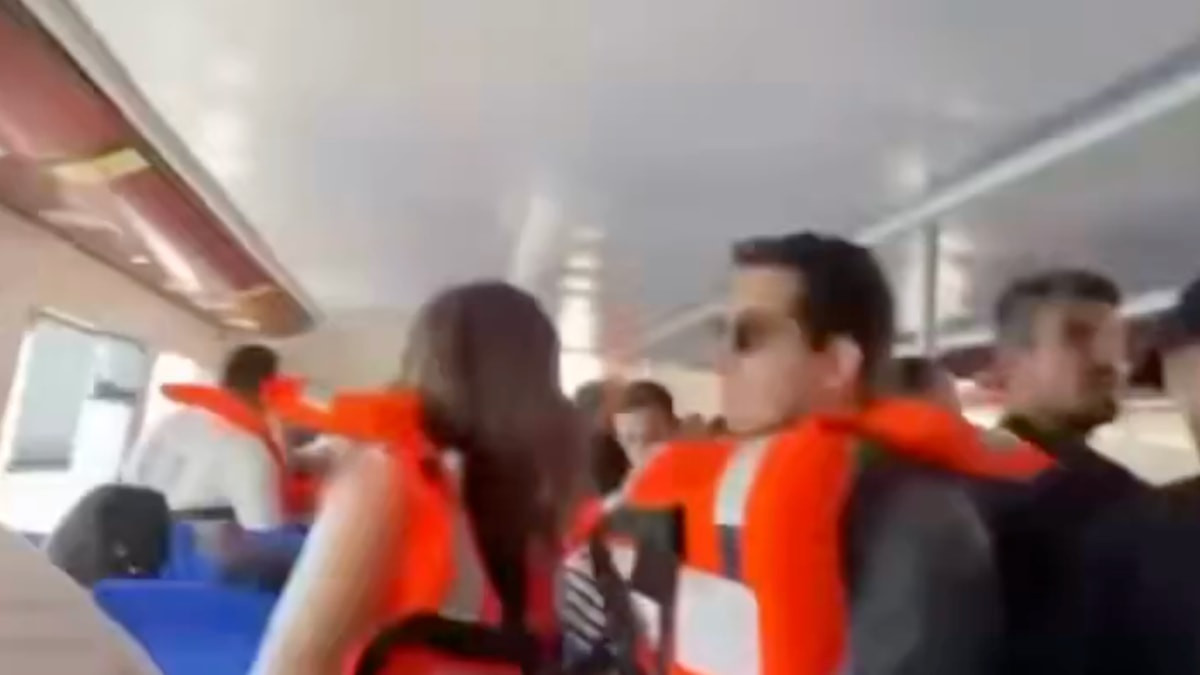 Girne açıklarında batan yolcu gemisinin alabora olmadan önceki son anları