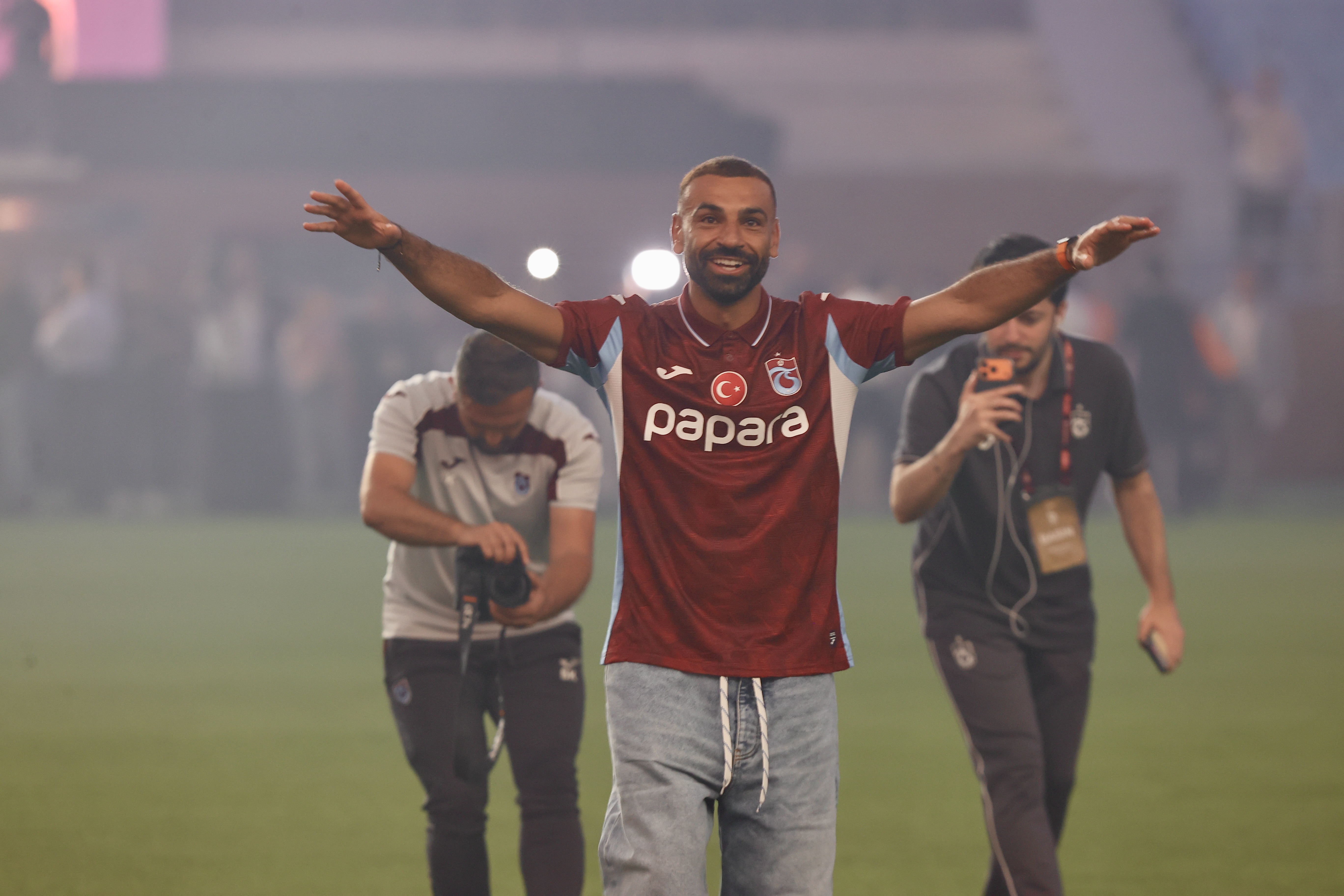 Günün spor sayfalarında, spor gündeminden en yeni gelişmeler ve transfer