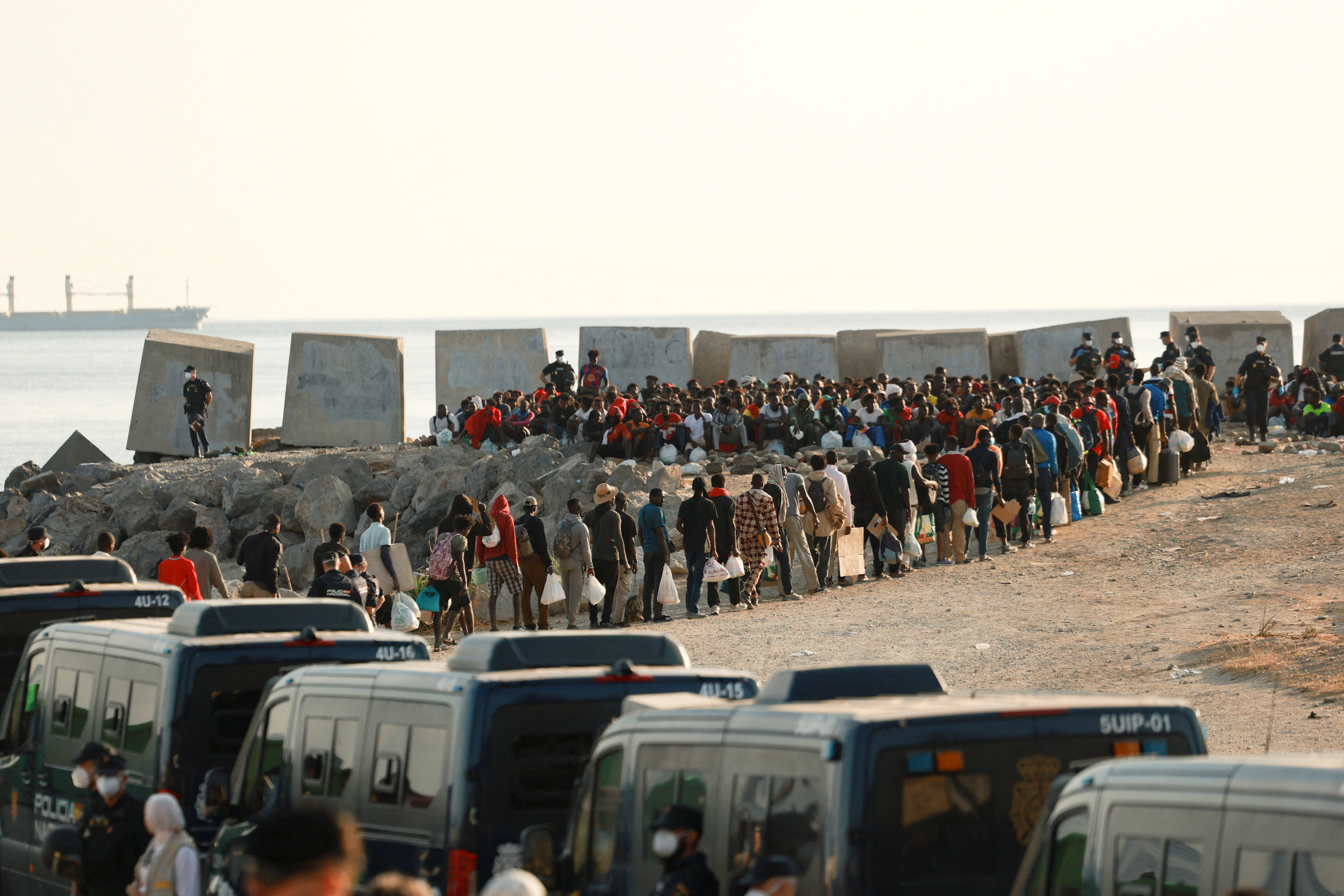 İspanya'nın Kuzey Afrika'daki deniz aşırı toprağı Septe'de göçmen kampında kriz