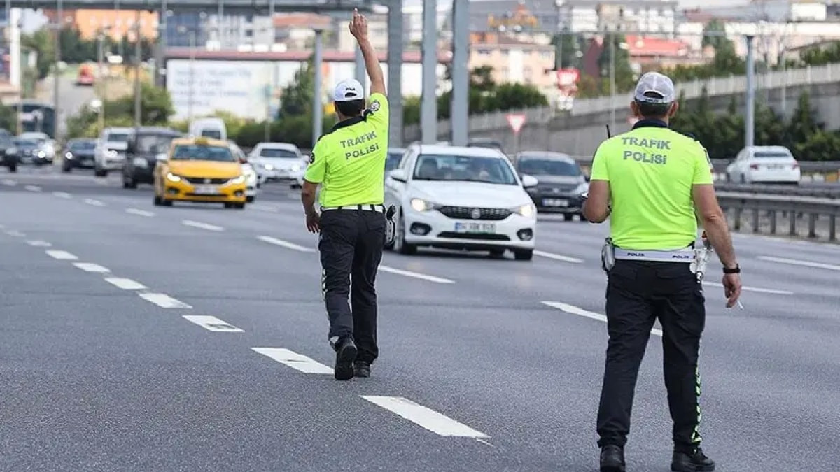 İstanbul'da 30 Ağustos Zafer Bayramı kutlamaları nedeniyle bazı yollar trafiğe