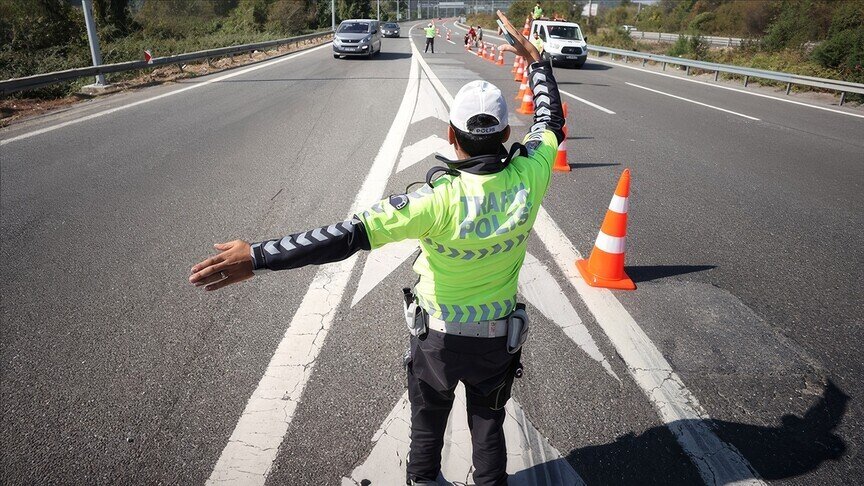 İstanbul'da 30 Ağustos Zafer Bayramı kutlaması dolayısıyla bazı yollar trafiğe