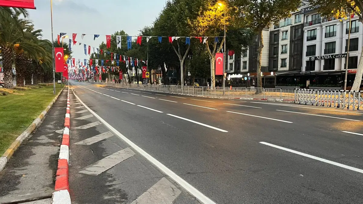 İstanbul'da yarın gerçekleşecek bisiklet turu nedeniyle üç ilçede bazı yollar