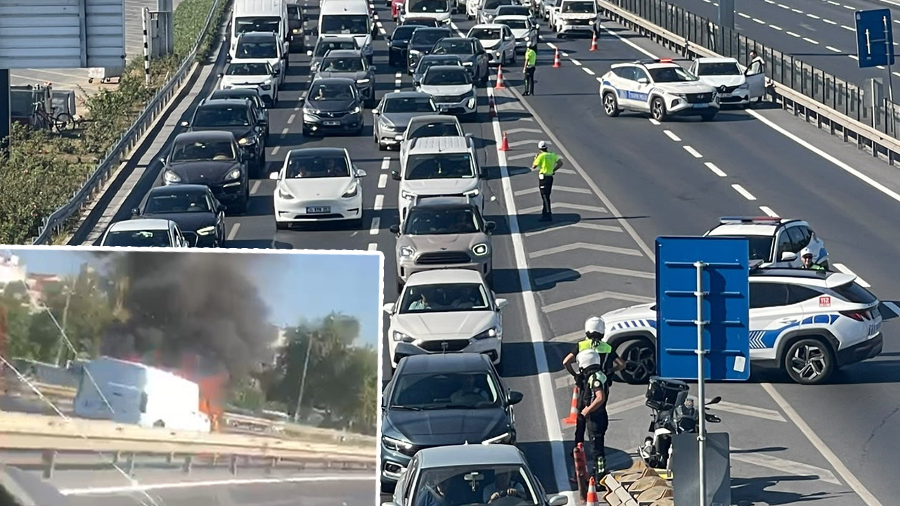 İstanbul Fatih'te sahil yolunda bir araçta yangın çıktı. Yangın nedeniyle