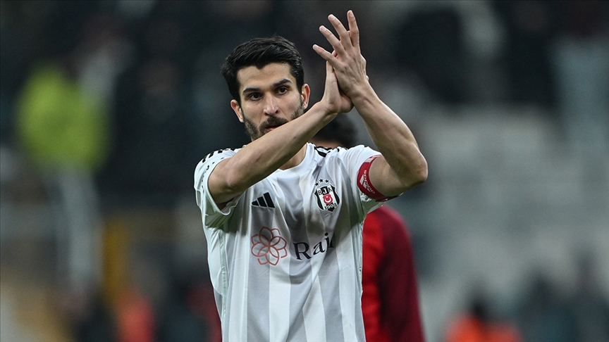 Beşiktaş'ta geçen sezon kadro dışı bırakılan Necip Uysal'ın veda maçına