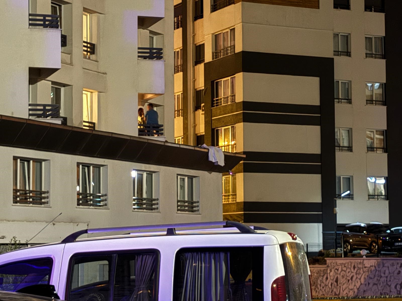 Kayseri’de bir şahıs, otel odasında kavga ettiği kadını 5’inci kattan