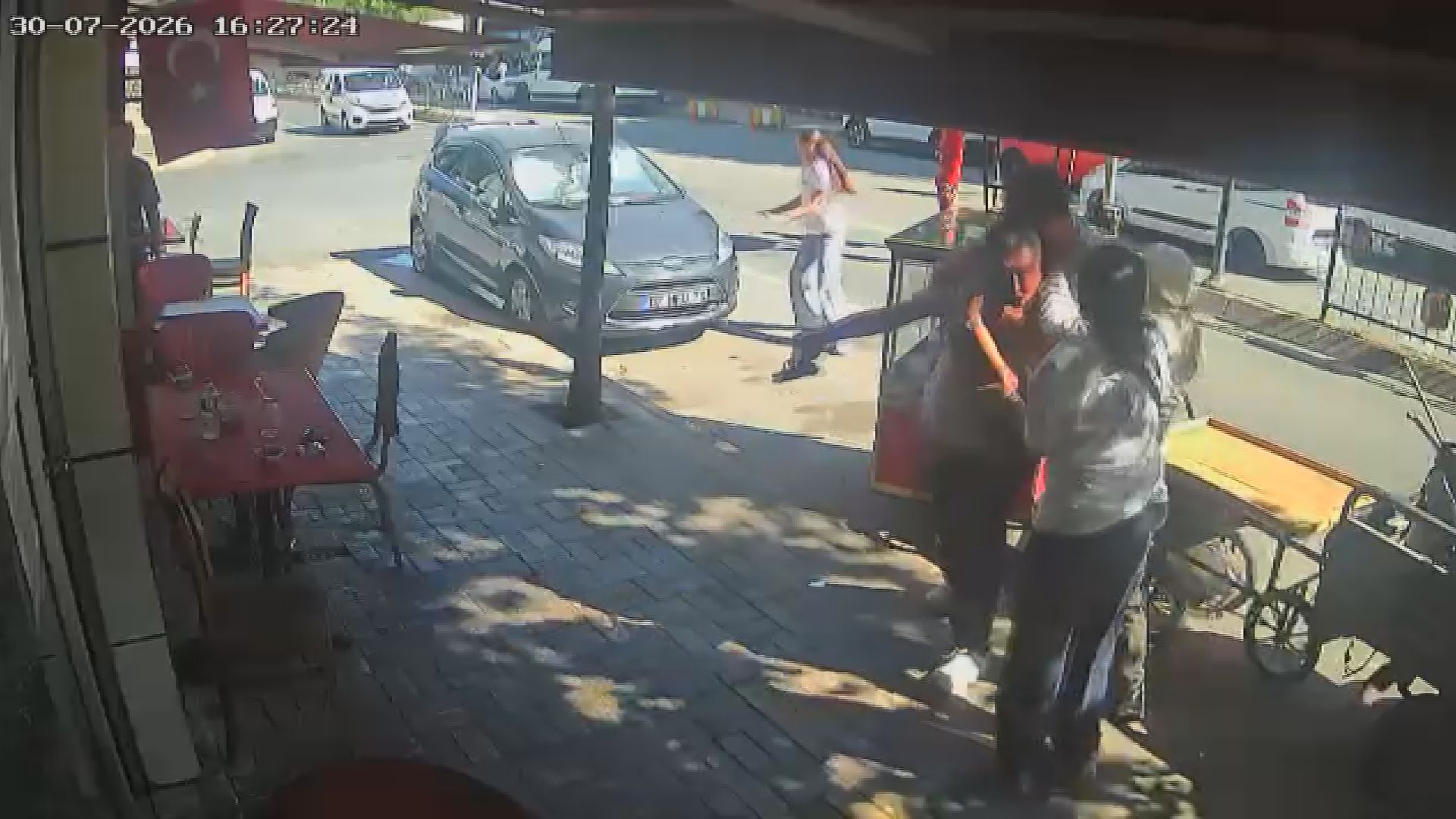Bayrampaşa’da Enis Emre C. (38), eşine laf attığını iddia ettiği