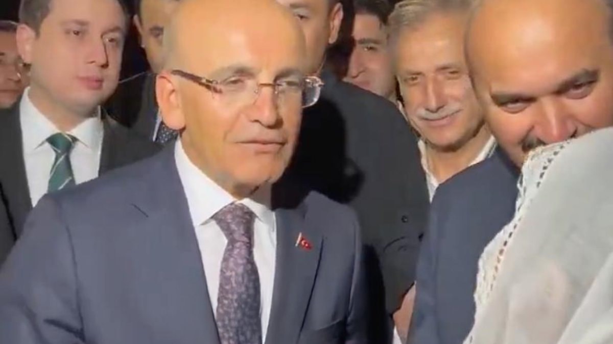 Hazine ve Maliye Bakanı Mehmet Şimşek, memleketi Batman'a gerçekleştirdiği ziyaret