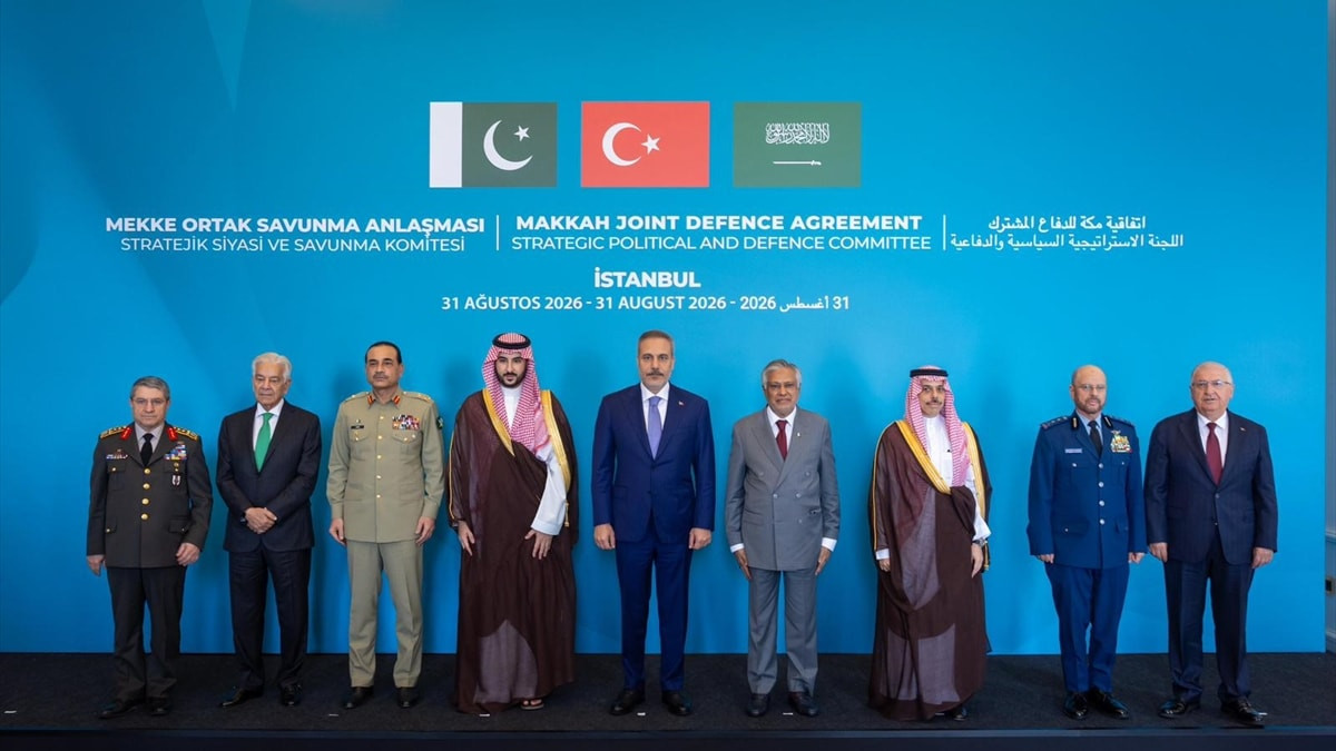 Türkiye, Pakistan ve Suudi Arabistan arasında imzalanan Mekke Ortak Savunma
