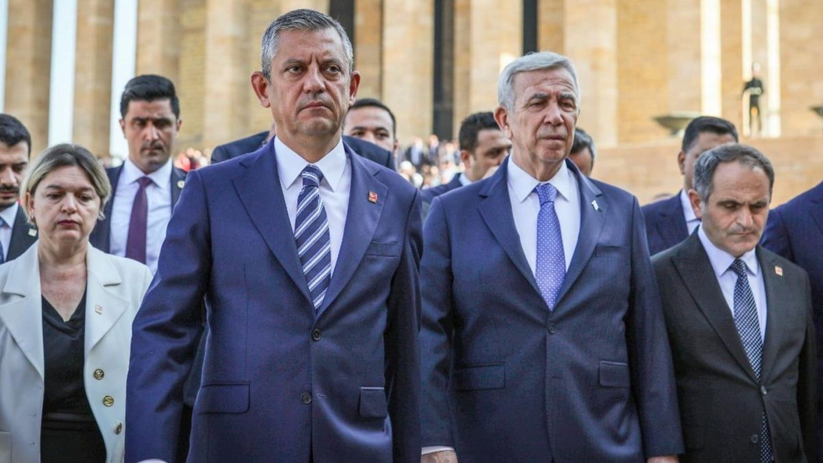 Yeni Parti Genel Başkanı Özgür Özel, Trabzon'da yaptığı konuşmada, 'Mansur