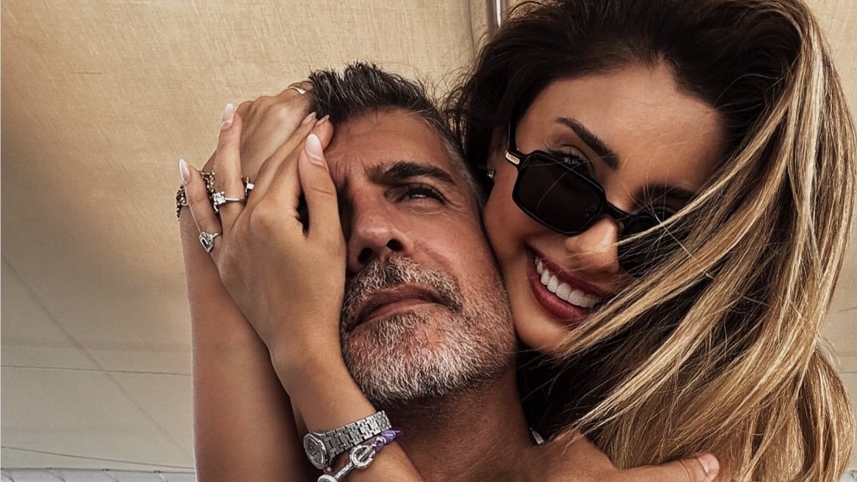 Özcan Deniz ve Samar Dadgar'ın mutlu evliliklerinden yeni kareler sosyal