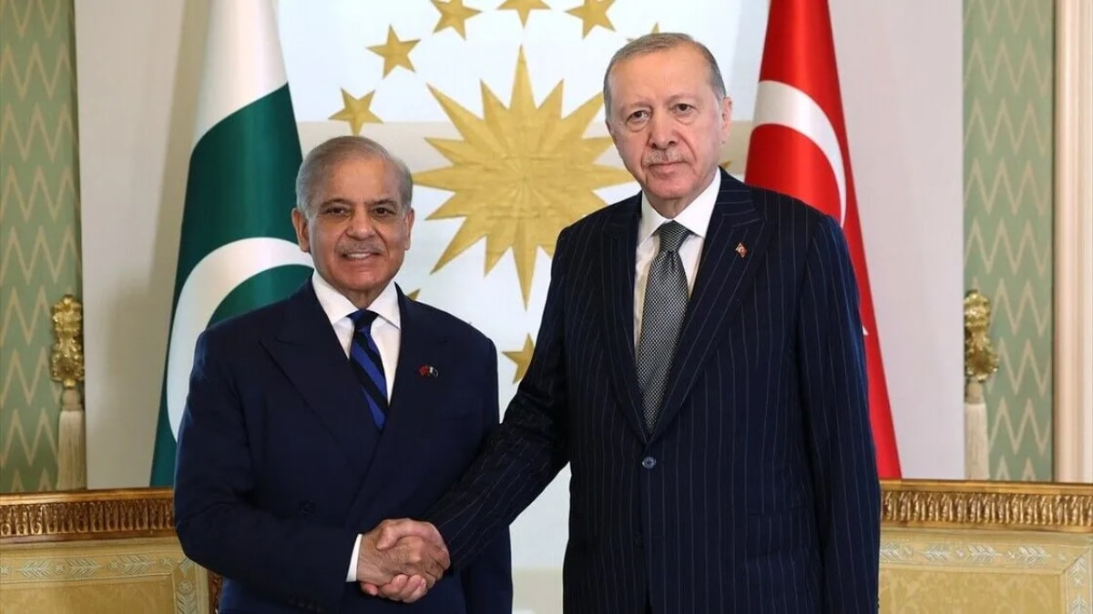 Pakistan Başbakanı Şahbaz Şerif, Türkiye'nin zor zamanlarda sergilediği sarsılmaz desteği
