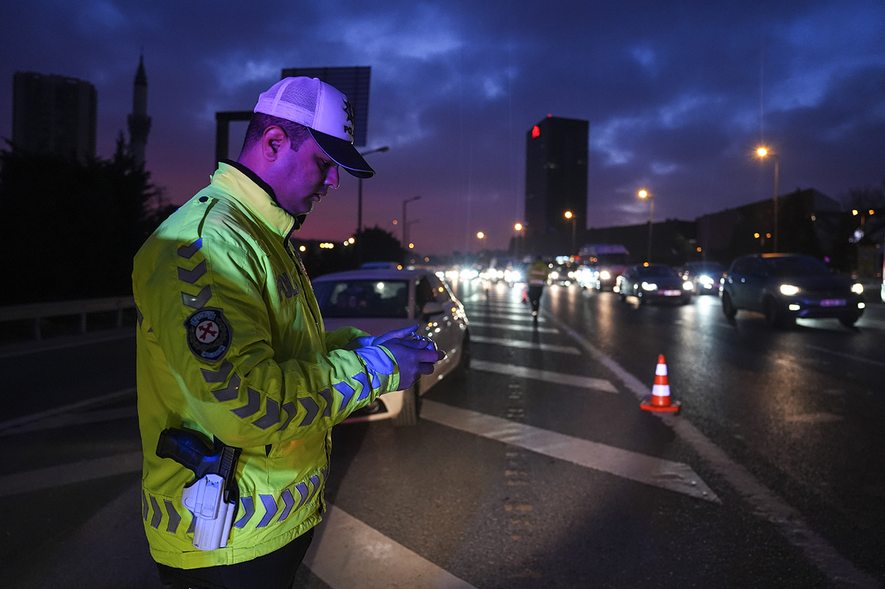Eskişehir'de tamir için gelen motosikletle polisten kaçan ve motosikletin plakasının