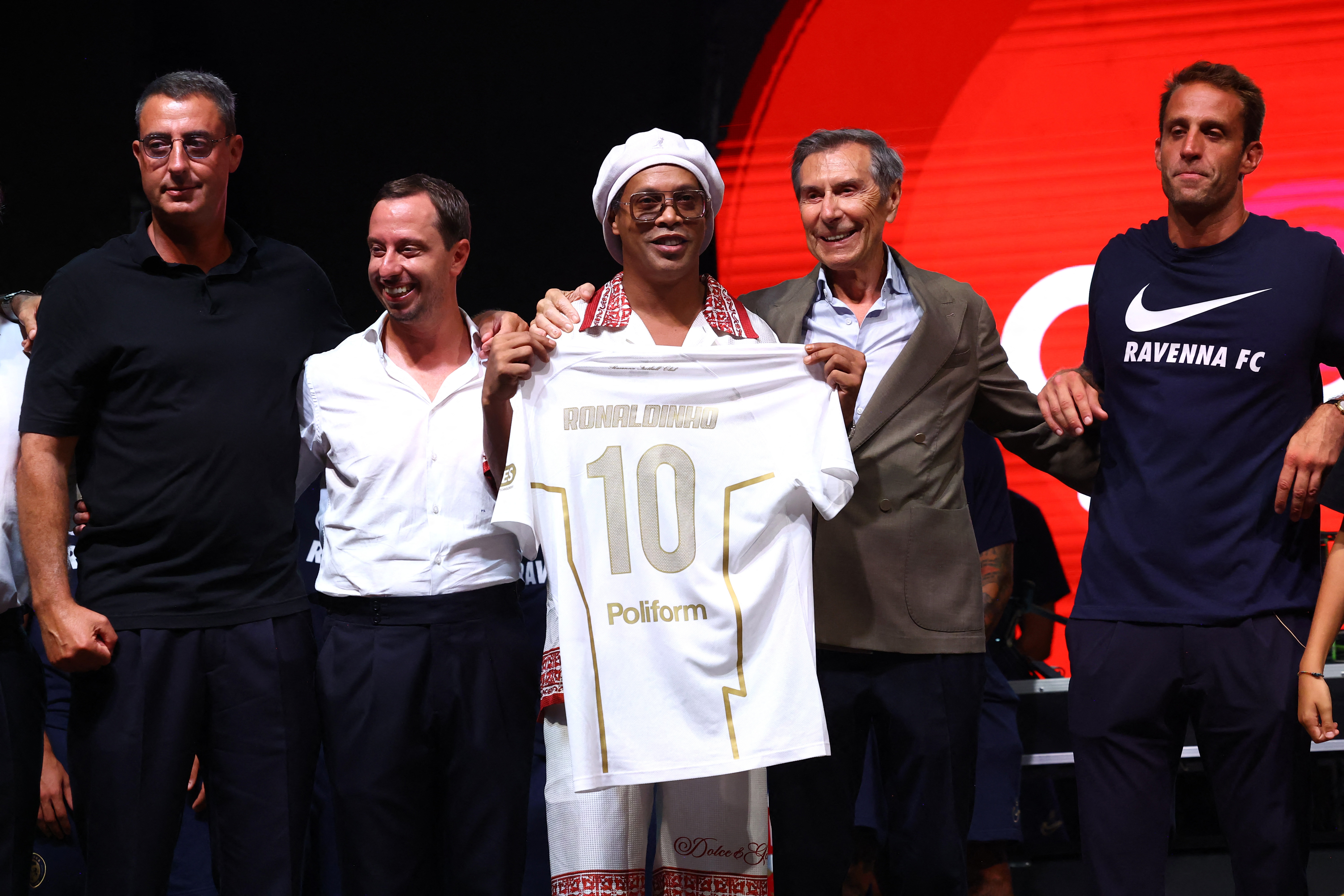 Brezilyalı efsane futbolcu, İtalya Serie C ekibi Ravenna FC ile