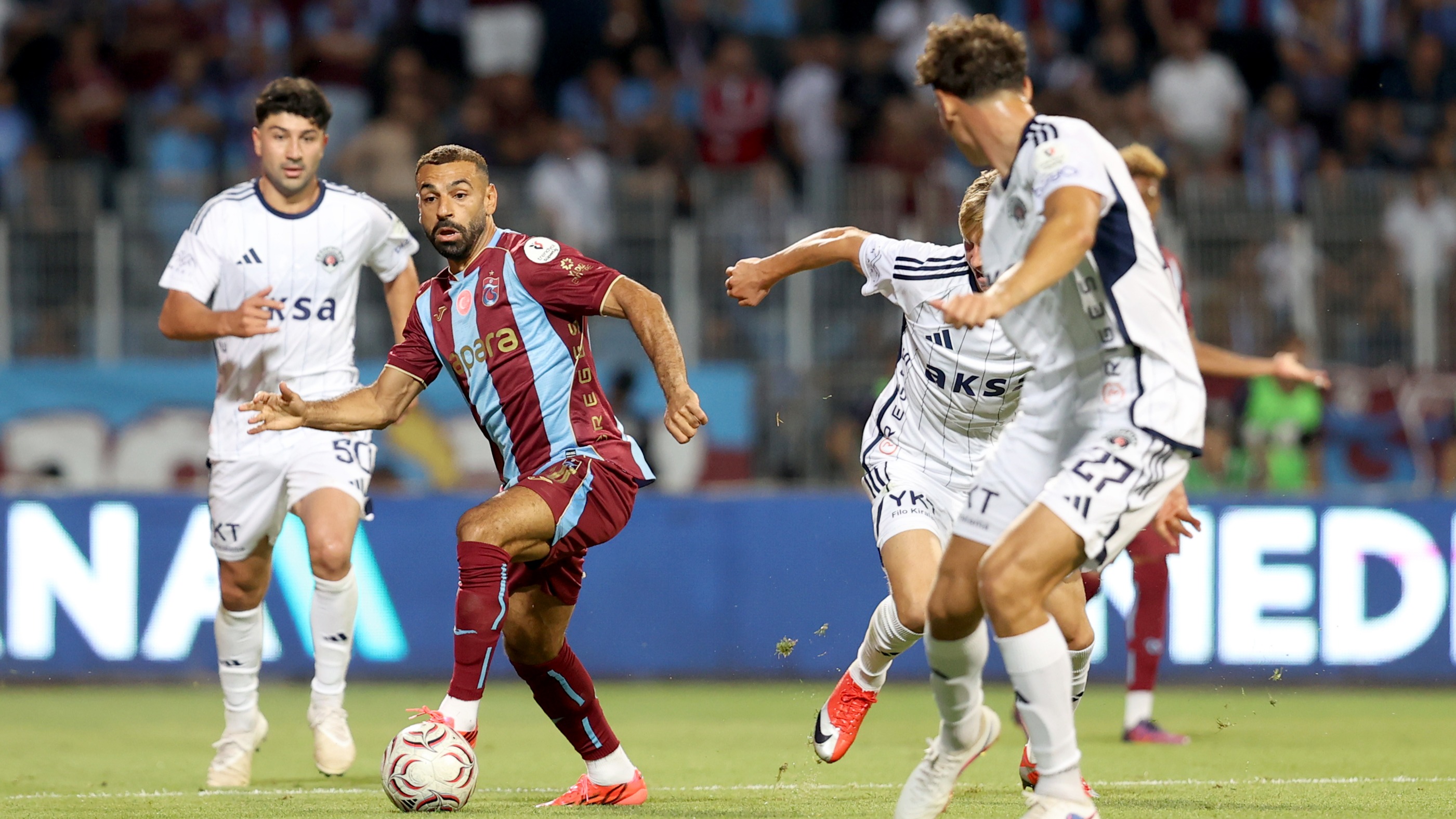 Süper Lig'in ilk haftasında Kasımpaşa ile Trabzonspor berabere kaldı. Mohamed
