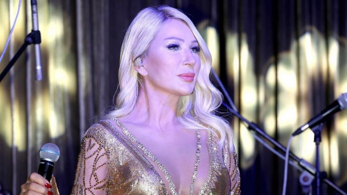 Seda Sayan, sosyal medyada “filtresiz makyajsız” başlığıyla paylaşlan fotoğraflara tepki