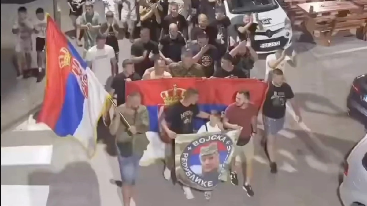 Bosna Hersek'e bağlı özerk Sırp Cumhuriyeti'ndeki Sırp milliyetçileri, ölen "Bosna