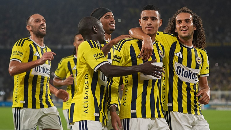 Trendyol Süper Lig'in 3. haftasında Samsunspor ile Fenerbahçe karşı karşıya...