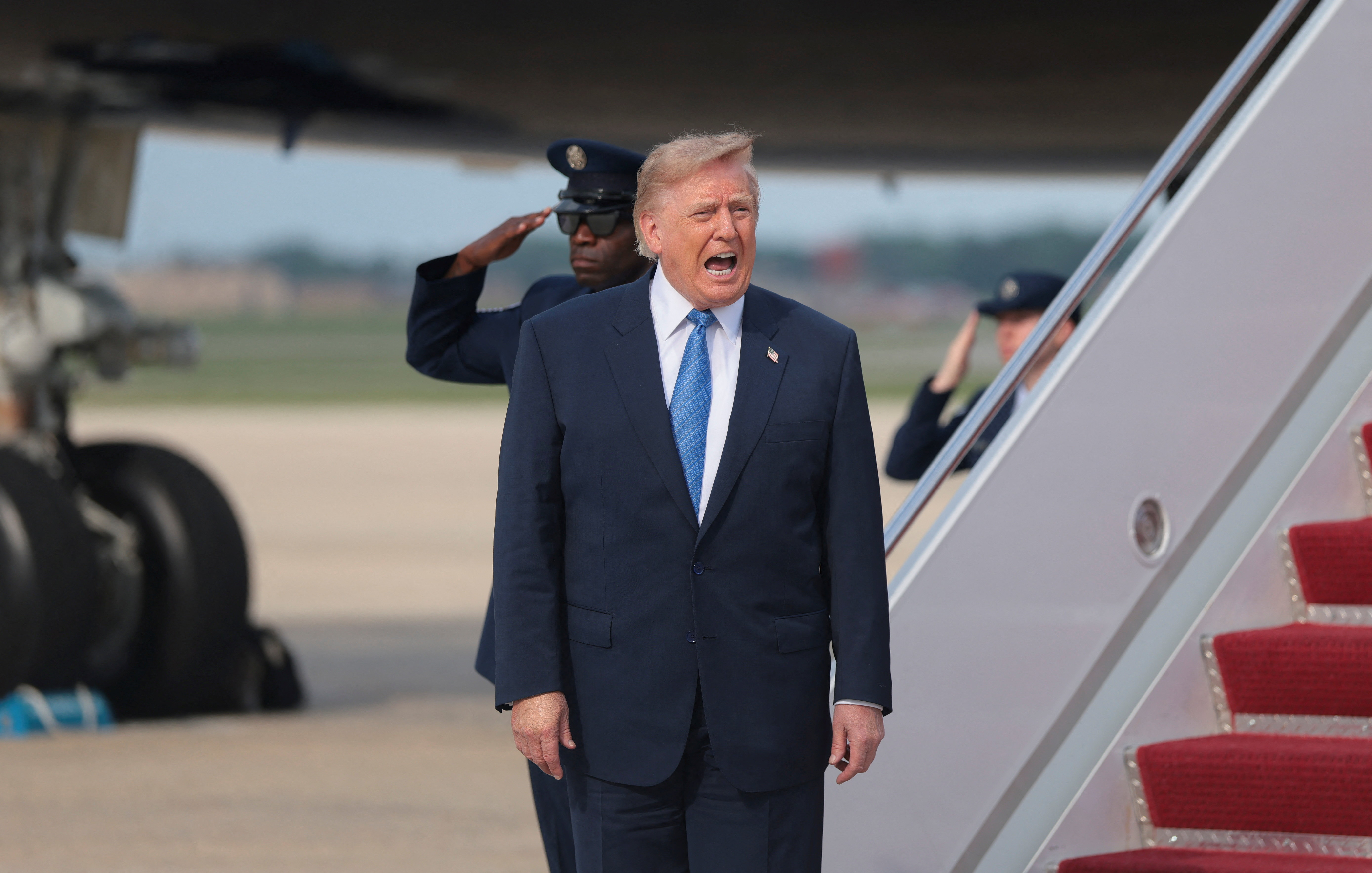 ABD Başkanı Donald Trump, ülkenin uzay çalışmalarını desteklemesi amacıyla "ABD