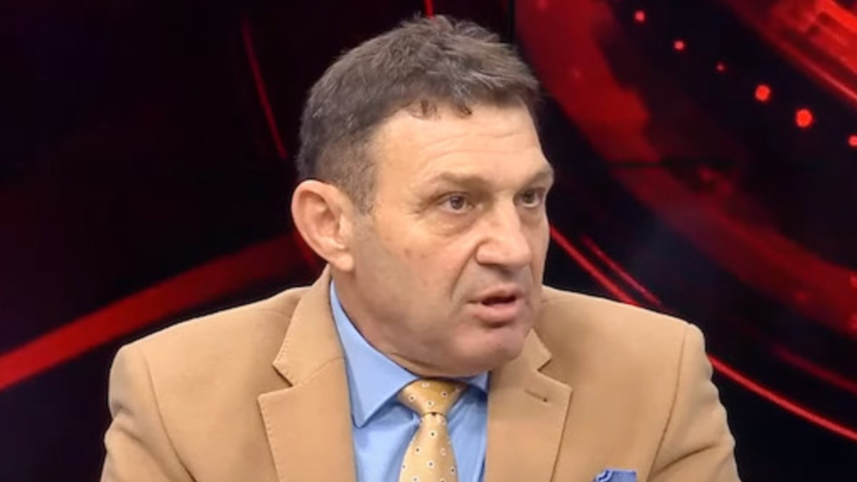 Tutuklanan emekli amiral Türker Ertürk hakkında; "basın yayın yoluyla halk