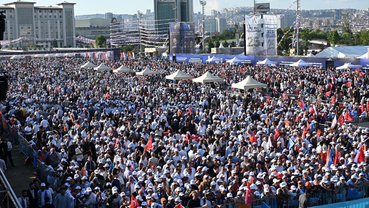 AK Parti, kuruluşunun 25. yıl dönümünü Ankara Millet Bahçesi'nde düzenlenen