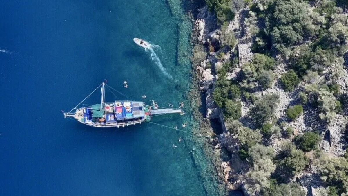 Türkiye'nin Muğla Fethiye ile Antalya Kaş açıklarında yer alan deniz