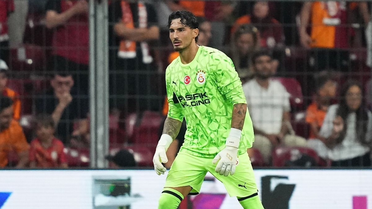Ünlü futbolcu Uğurcan Çakır ile eşi Kübra Çakır, birçok ünlü