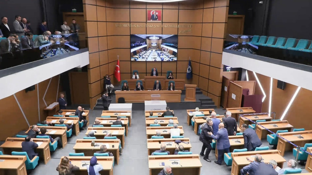 Üsküdar Belediyesi'ndeki belediye başkan vekili seçimi yenilenecek. İstanbul 2. İdare