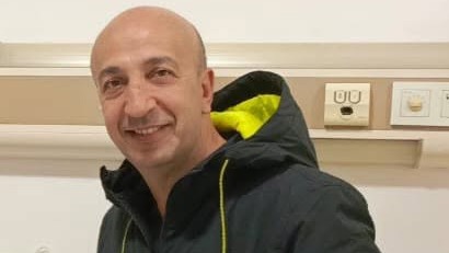 Sakarya'da üvey babasını tabancayla vurarak öldüren 15 yaşındaki şüpheli, tutuklandı.