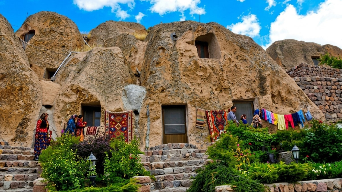 İran'ın Tebriz kenti yakınlarındaki Kandovan Köyü, görenleri hayrete düşürüyor. Sönmüş