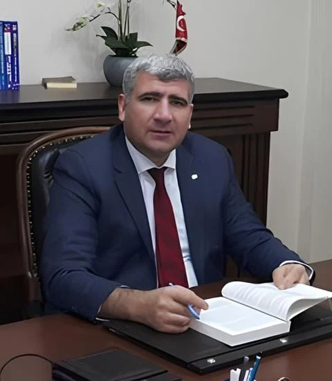 Emin KAYA yazar fotoğrafı