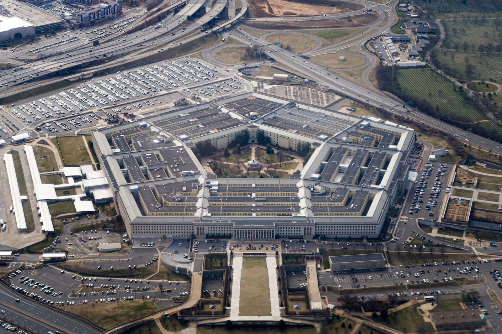 Pentagon, İran savaşı nedeniyle mühimmat sıkıntısı yaşandığı haberleri nedeniyle 50