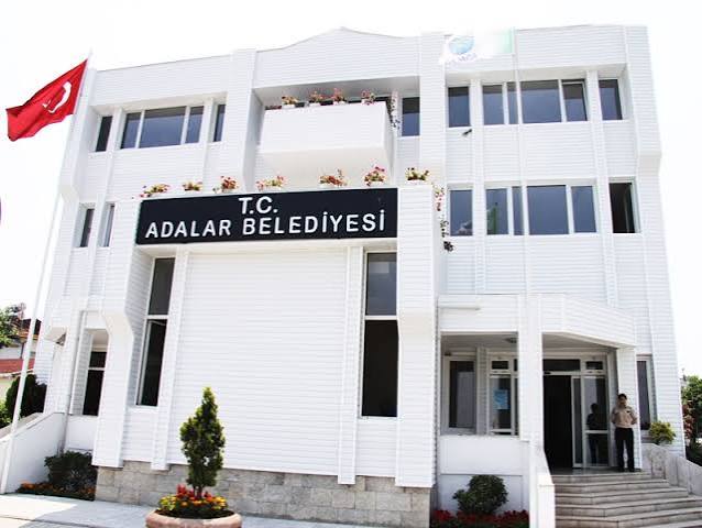 İstanbul'da Adalar Belediye Başkanvekili Medine Pamuk'un sağlık sorunları gerekçesiyle görevinden