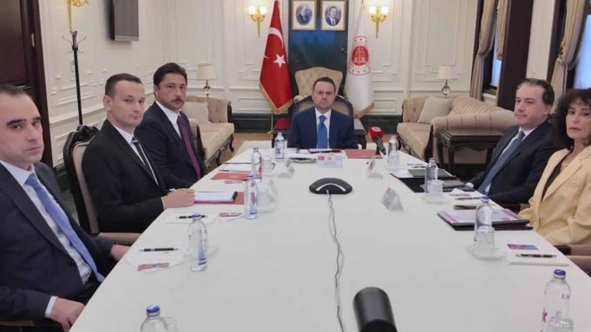 Adalet Bakanı Akın Gürlek, Yunanistan Adalet Bakanı Yorgos Floridis ile